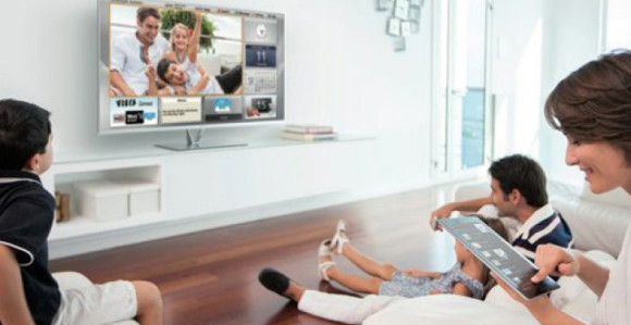 Dok gledamo TV sve više surfujemo internetom