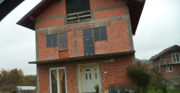 Srbac: Objesio se u porodičnoj kući