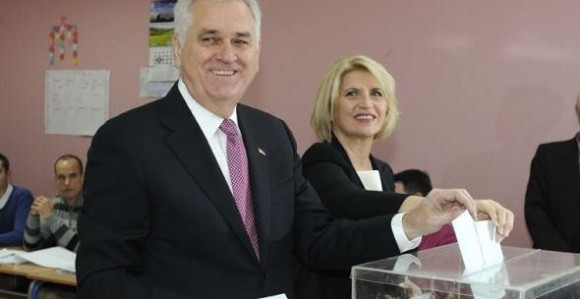 Nikolić se kandiduje, ne čeka SNS?