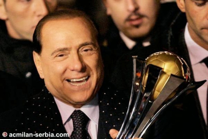 Berluskoni: Ostajem počasni predsjednik Milana!