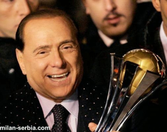 Berluskoni: Ostajem počasni predsjednik Milana!