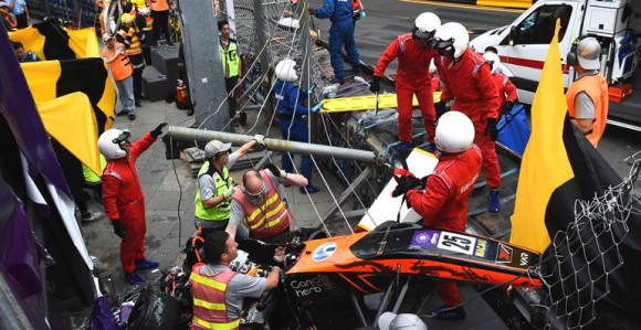 Nesrećna vozačica preživela 11-časovnu operaciju kičme!