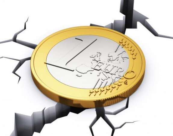 Прогнозе: Евро ће да "тоне" камата да расте