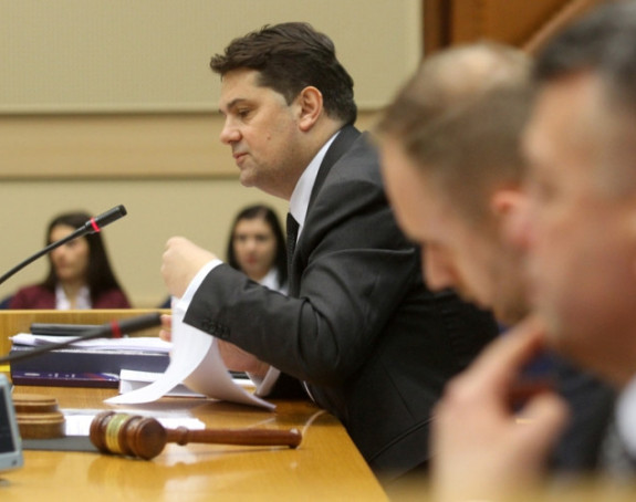 Стевандић дао оставку па поново изабран