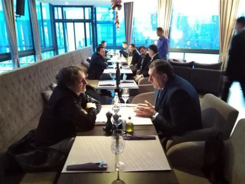 Dodik ugostio Bregu u svom restoranu