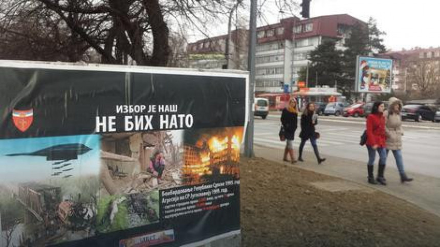 Постављени плакати  "НЕ БИХ НАТО"