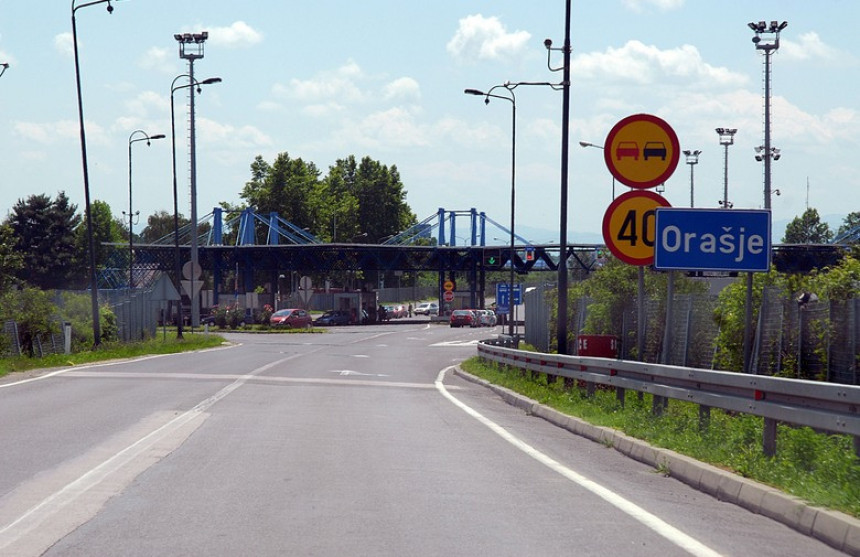 Zatvoren prelaz Orašje - Županja