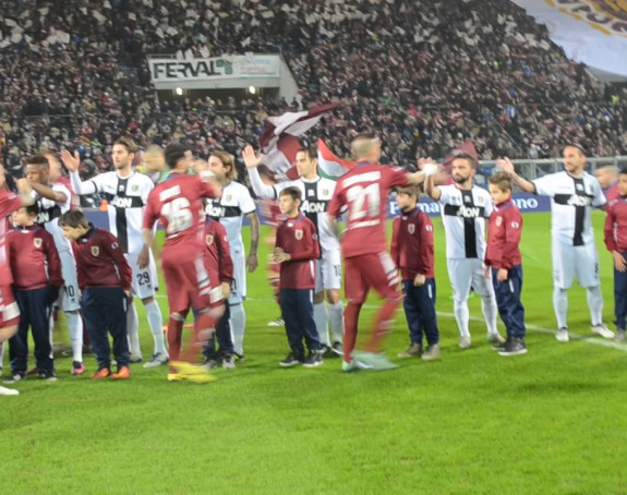 Video: To je pravi italijanski fudbal!