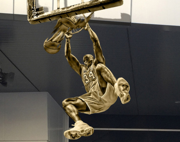 Moćni Šakil, moćna i statua!