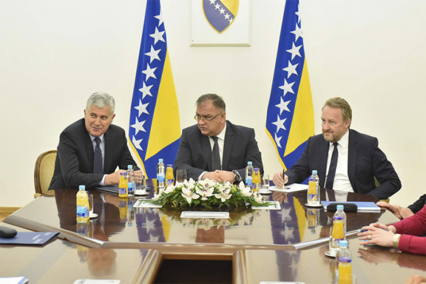 Različiti stavovi u Predsjedništvu