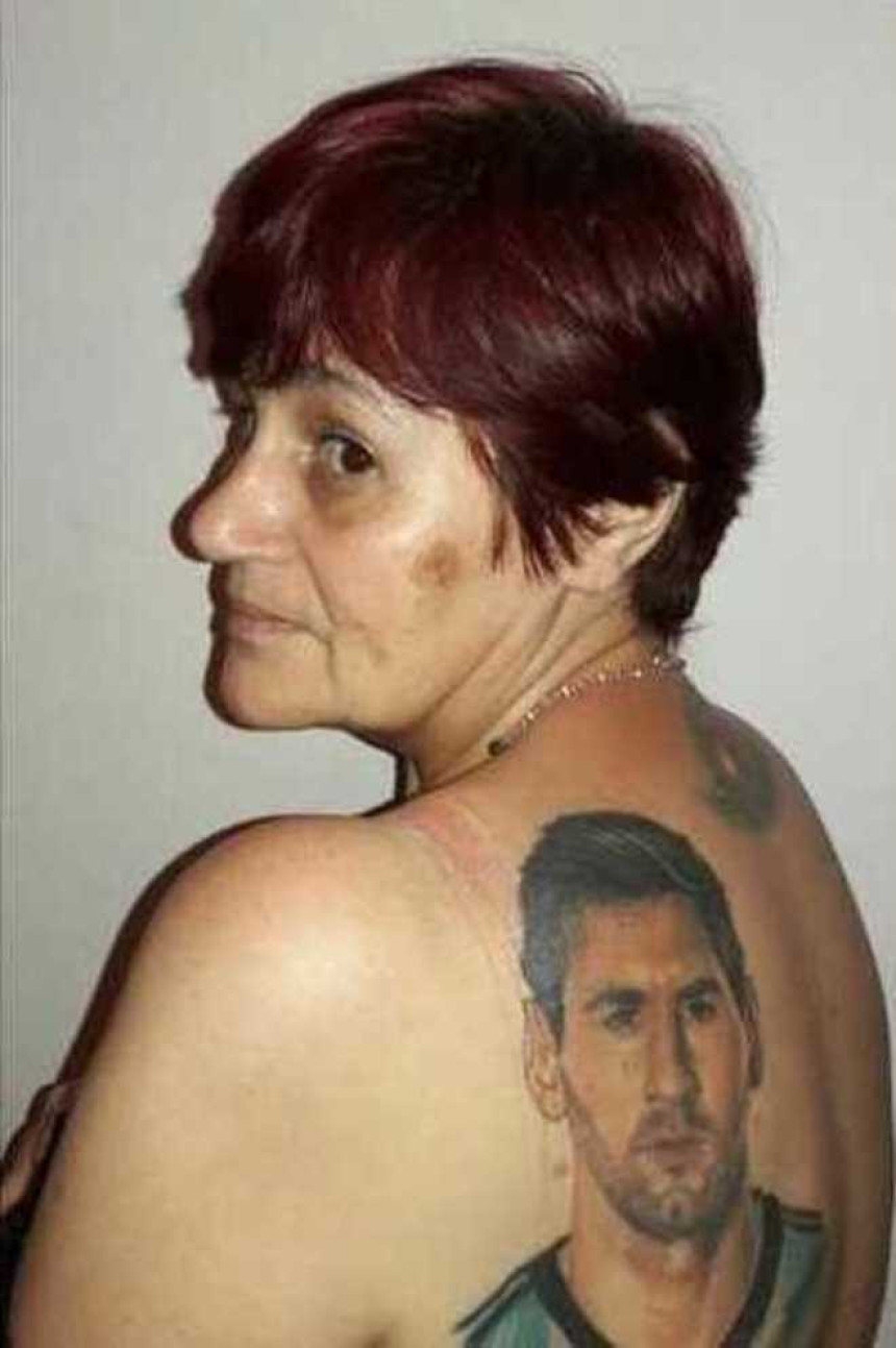 Ona BAŠ voli Mesija!