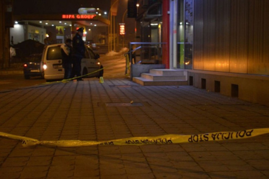 Zenica: Izboden pred ljudima u trgovini