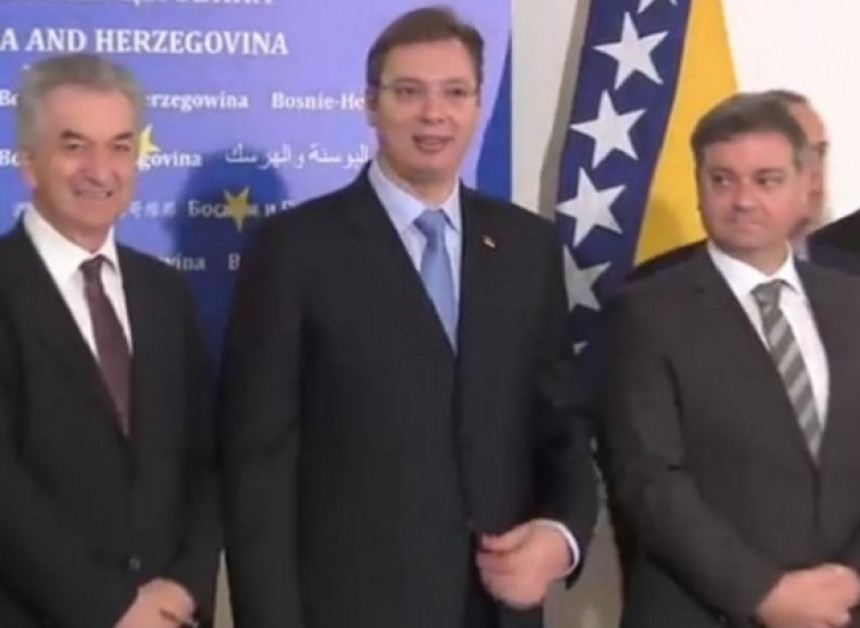 Vučić i Šarović uoči sastanka