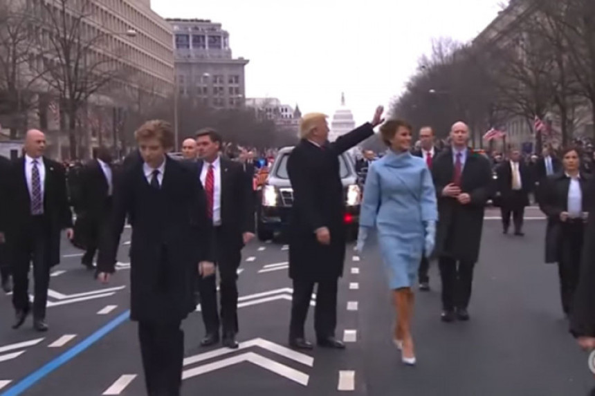 Трамп угледао руску заставу и...