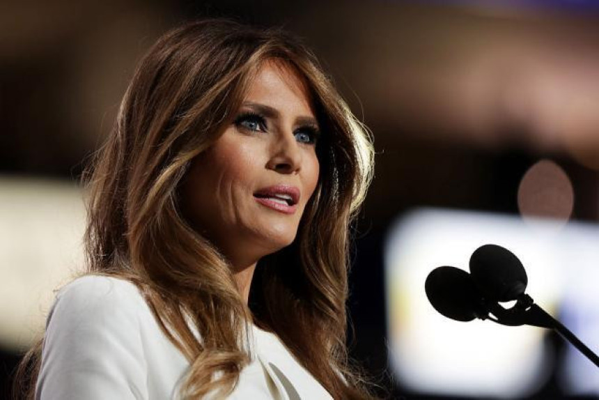 Papuče "Bijela kuća" Melaniji u čast