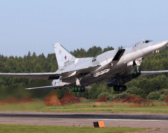 Pao bombarder, poginulo dvoje