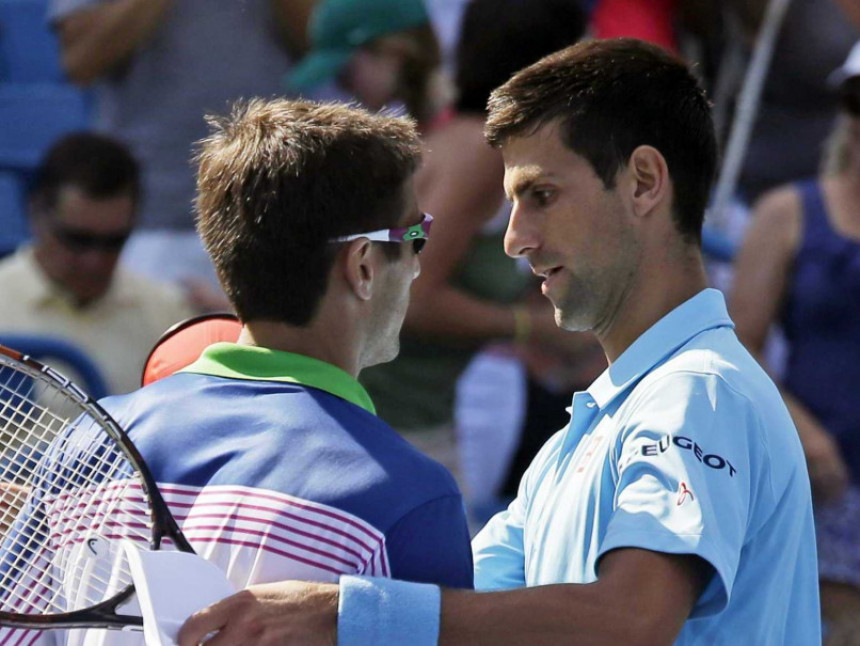 Dubai: Novak nije blistao, ali je dobio 6:1, 6:2!
