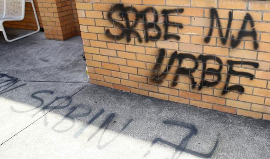 Australija: Uvrijedljivi natpisi na zidu crkve