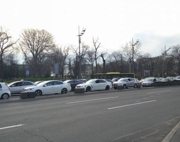 Штрајк таксиста изазвао колапс у Београду