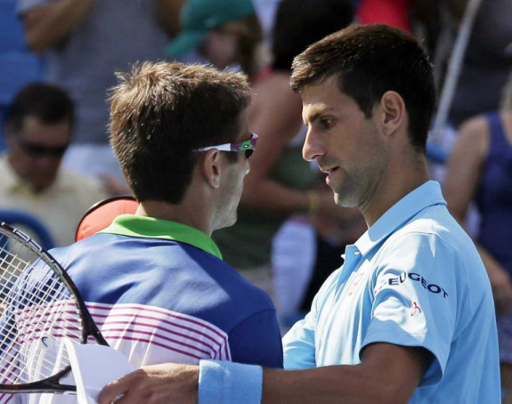 Dubai: Novak nije blistao, ali je dobio 6:1, 6:2!