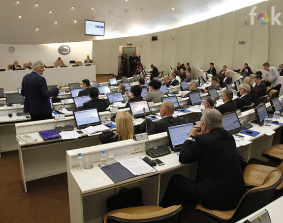 Srpska i Federacija BiH u raljama kriza