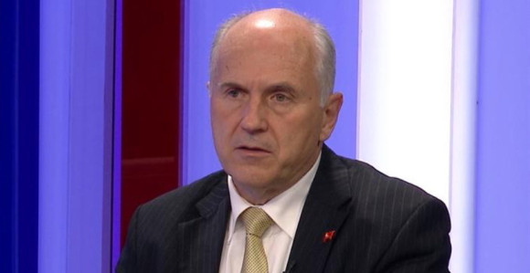 Van pameti je imati toliku količinu oružja!