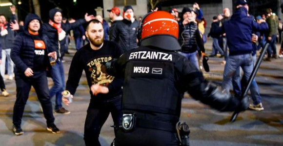 Tuča Španaca i Rusa: Preminuo policajac u Bilbau!