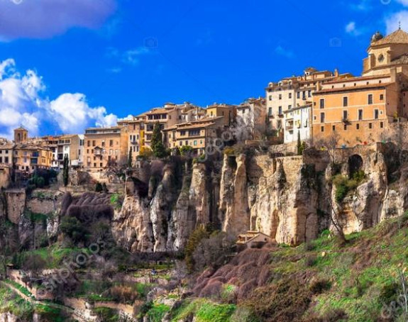 Prvi neboderi na svijetu koji su izgrađeni pre 500 godina na litici