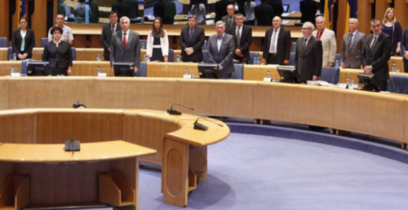 I mi se, možemo igrati krize!