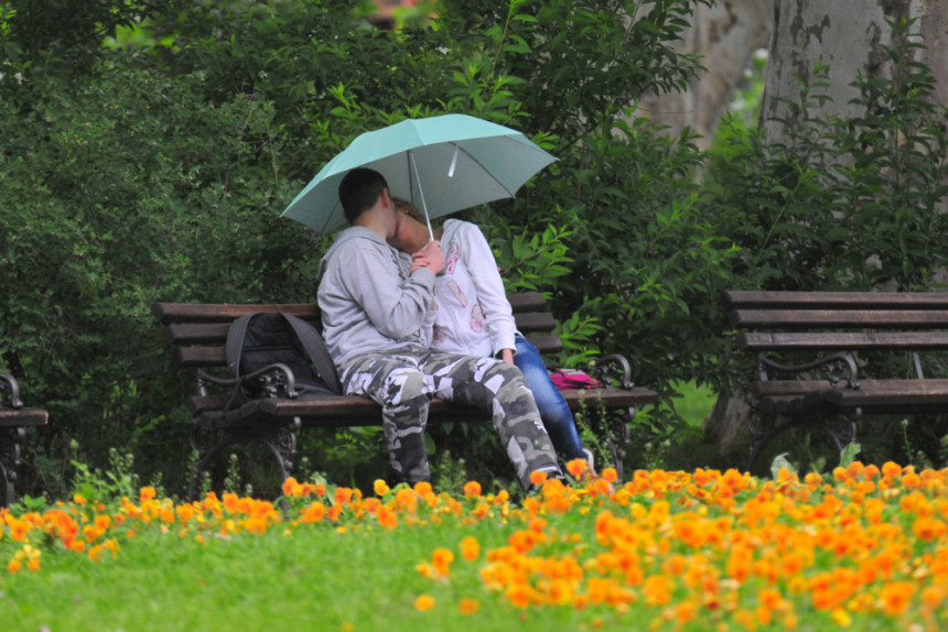 Vrijeme: Sunce, oblaci, kiša, pa snijeg