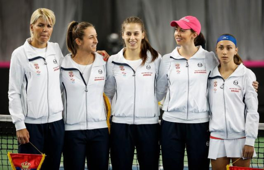 Fed kup: Jorovićeva nemoćna protiv Gavrilove - Srbija gubi 0-2!
