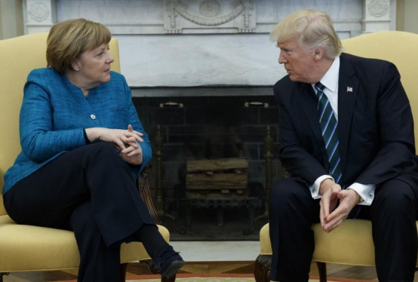 Merkel 11 puta odbila Trampa