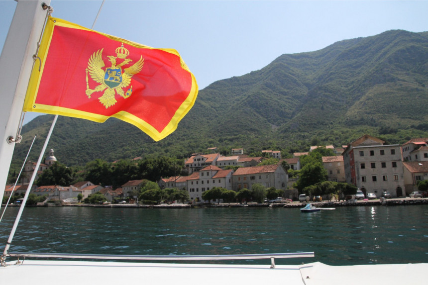 Mala je Crna Gora, ali milioni nisu