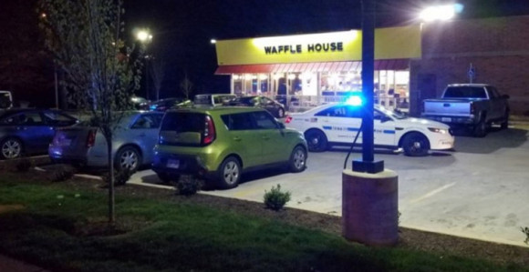 Ušao potpuno nag: Ubijeno četvoro