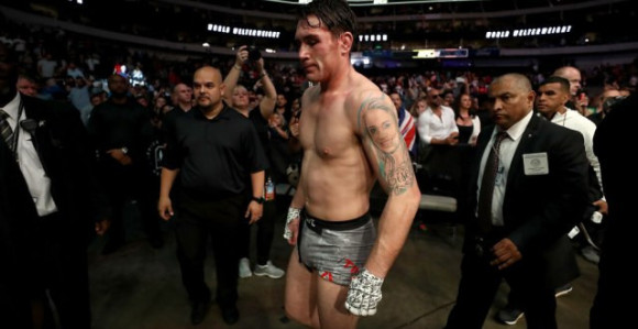 ММА борац украо такси, па демолирао хотел!