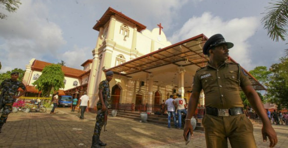 Најмање 290 особа је страдало