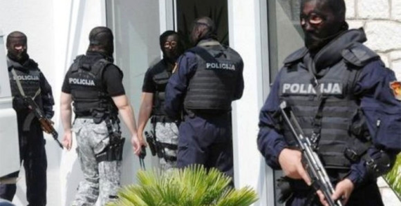 Oduzeto 170.000 evra, oružje...