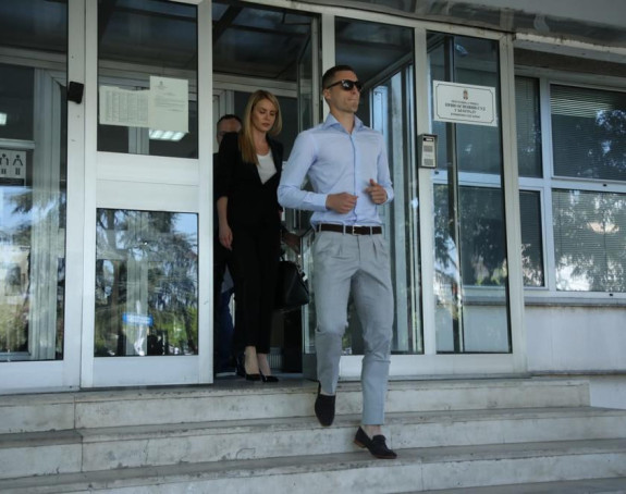 Jelenu Karleušu privodi policija?