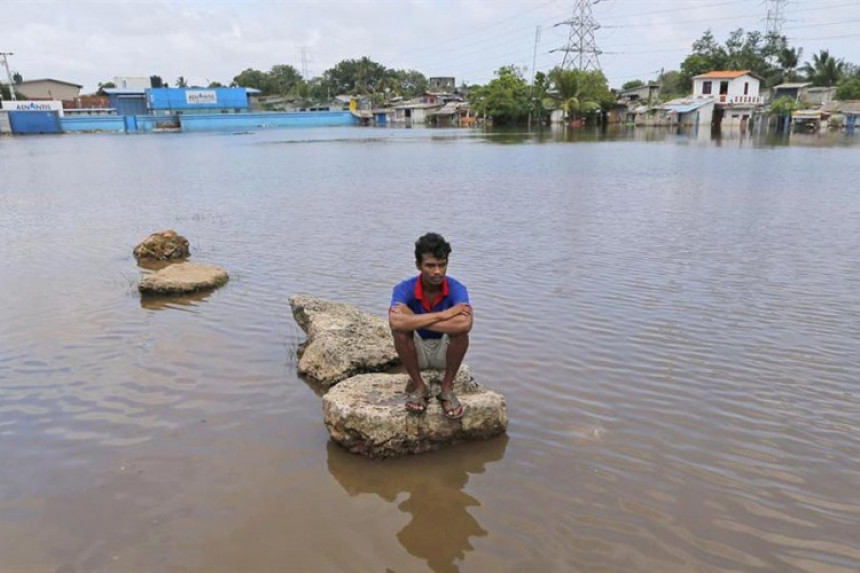 Šri Lanka pod vodom: Broje se mrtvi
