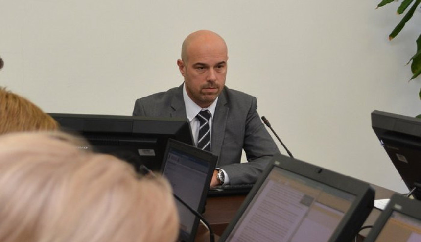 Interesi se lome preko pravosuđa