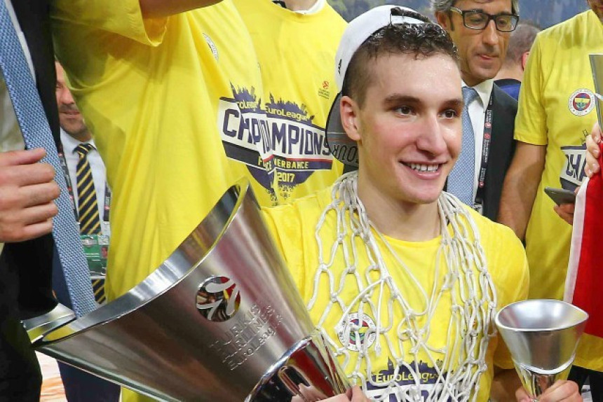 Bogdan Bogdanović - krunisani kralj!