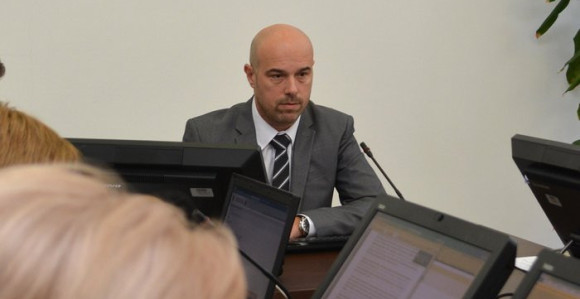 Interesi se lome preko pravosuđa