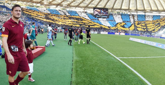 Navijači Lacija - pismo Frančesku Totiju...