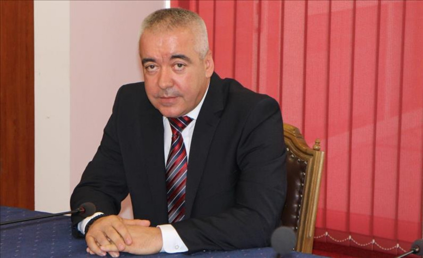Institucije su podlegle pritisku  