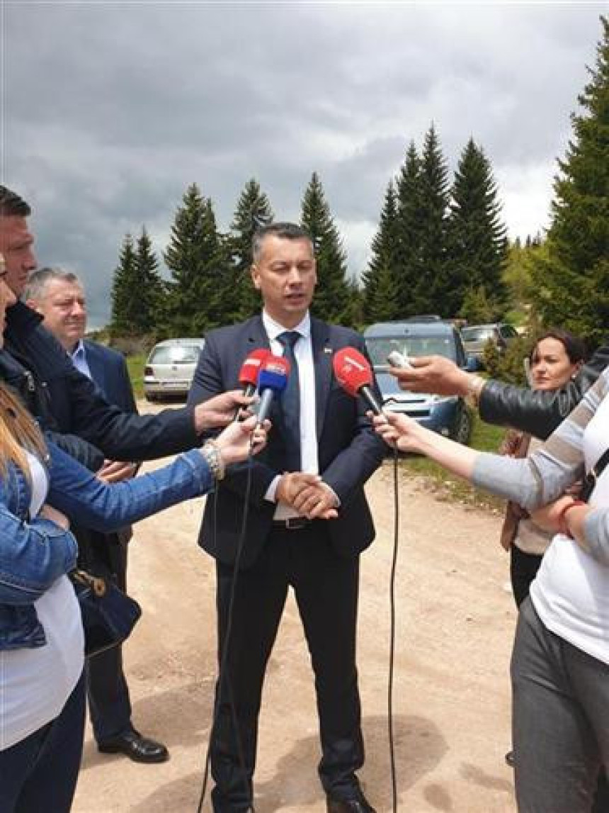 Počeli radovi na obnovi puta