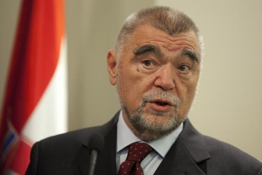 Kod Pupovca i Mesić u spotu