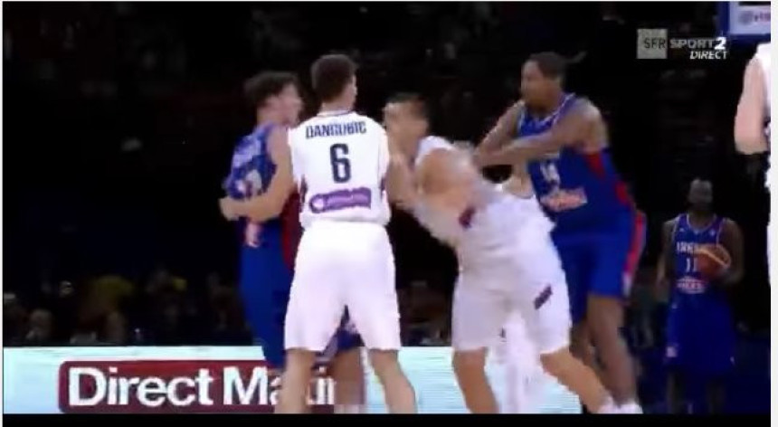 Video: Ažinsa se izvinio, Jokić prihvatio!