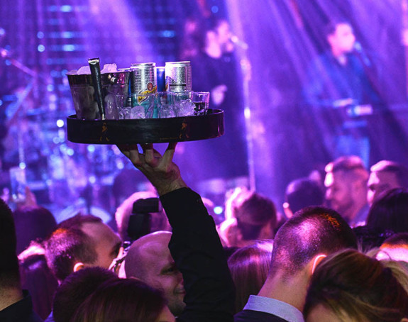 Mlađima od 18 izlazak do 22:00