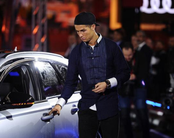 Špigl: Ronaldo potpisivao falsifikovana dokumenta!