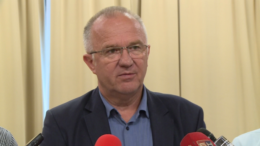 Povećati plate u realnom sektoru 